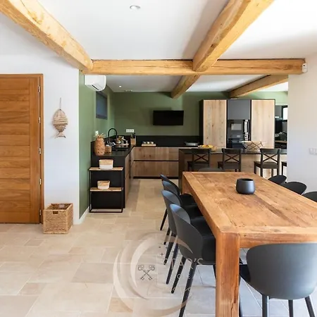 Neuve Corse Sud Avec Vue Et Piscine Chauffee 别墅